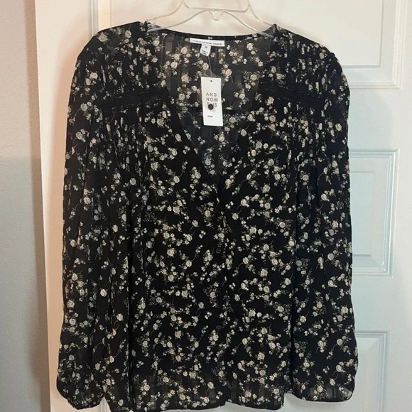 And Now This Black Floral chiffon v neck top SZ 1X plus size puffy sleeve NWT - Picture 1 of 14